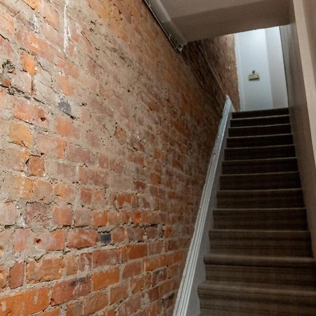 Lovely 2 Level Suite Hamilton Exterior foto
