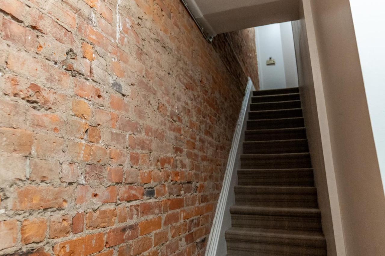 Lovely 2 Level Suite Hamilton Exterior foto