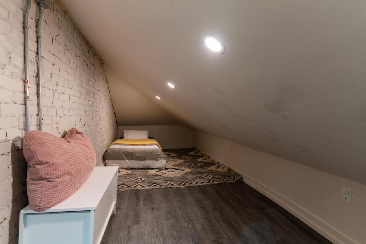 Lovely 2 Level Suite Hamilton Exterior foto